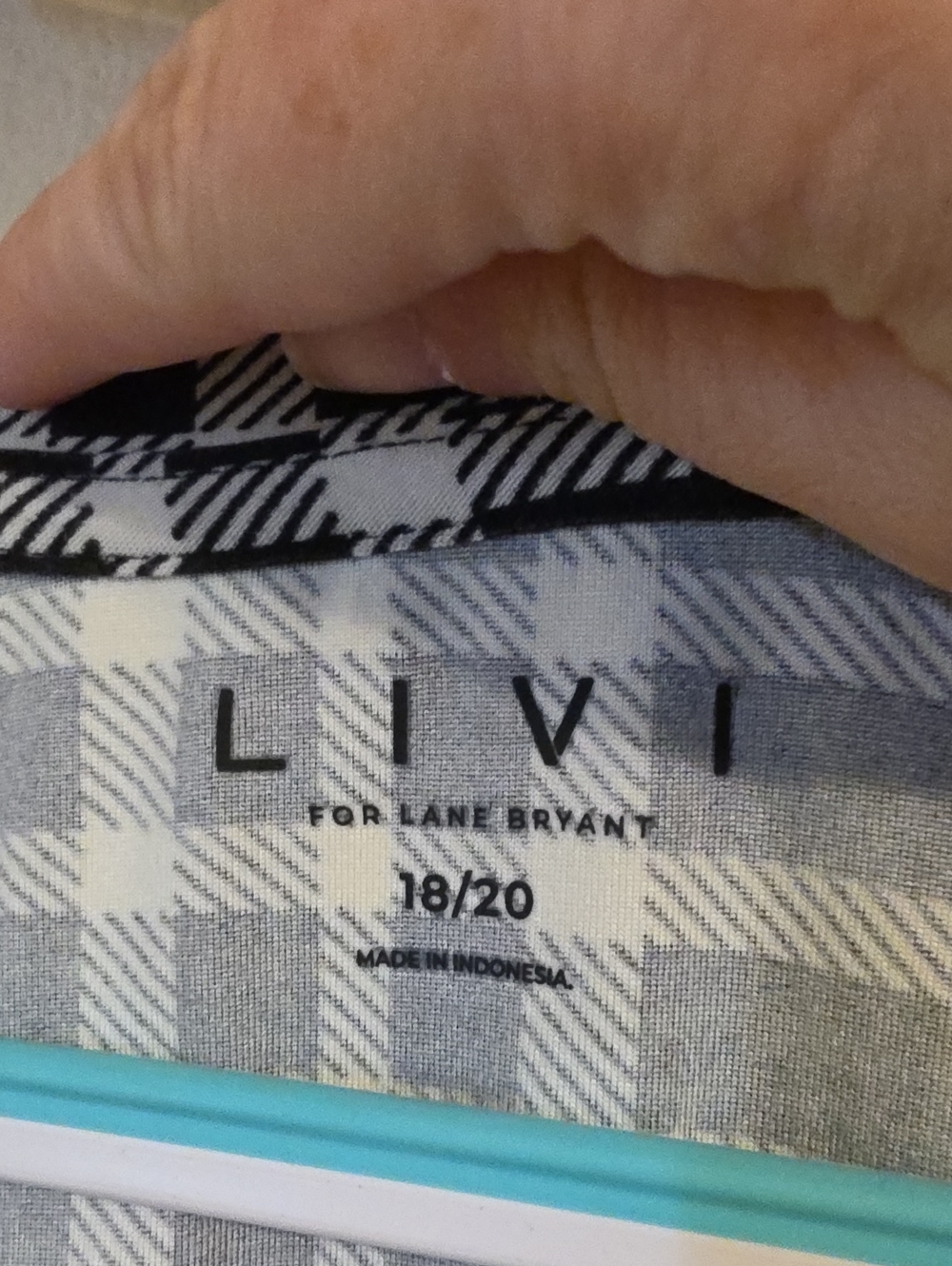 Livi Black and White V Neck Long Sleeve Shirt. In EUC - Picture 5 of 6